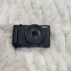 Sony ZV-1F  Black Digital Camera